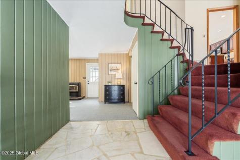 2504 Mcgovern Drive Niskayuna NY 12309