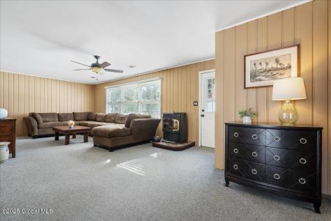 2504 Mcgovern Drive Niskayuna NY 12309