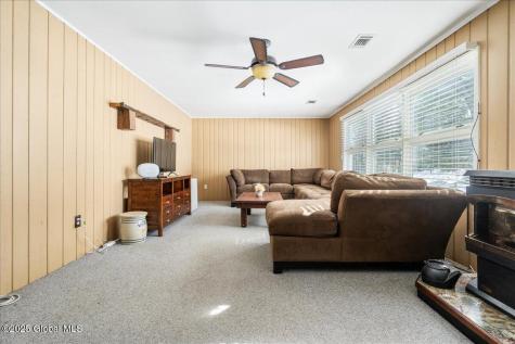 2504 Mcgovern Drive Niskayuna NY 12309