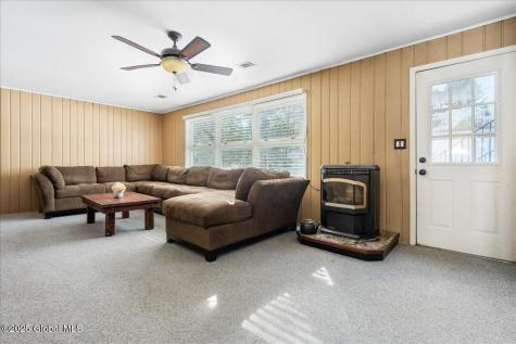 2504 Mcgovern Drive Niskayuna NY 12309