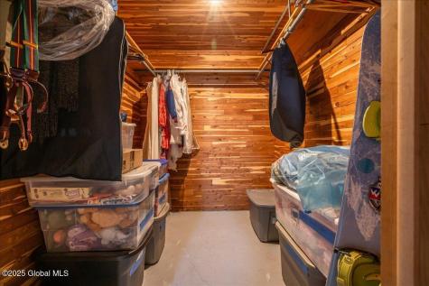 2504 Mcgovern Drive Niskayuna NY 12309