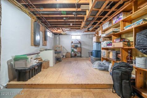 2504 Mcgovern Drive Niskayuna NY 12309