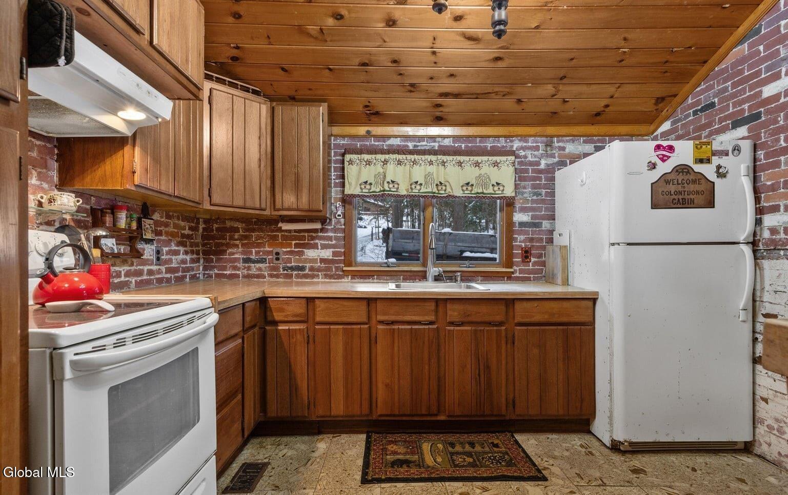 33 Chuckwagon Drive Lake Luzerne NY 12846
