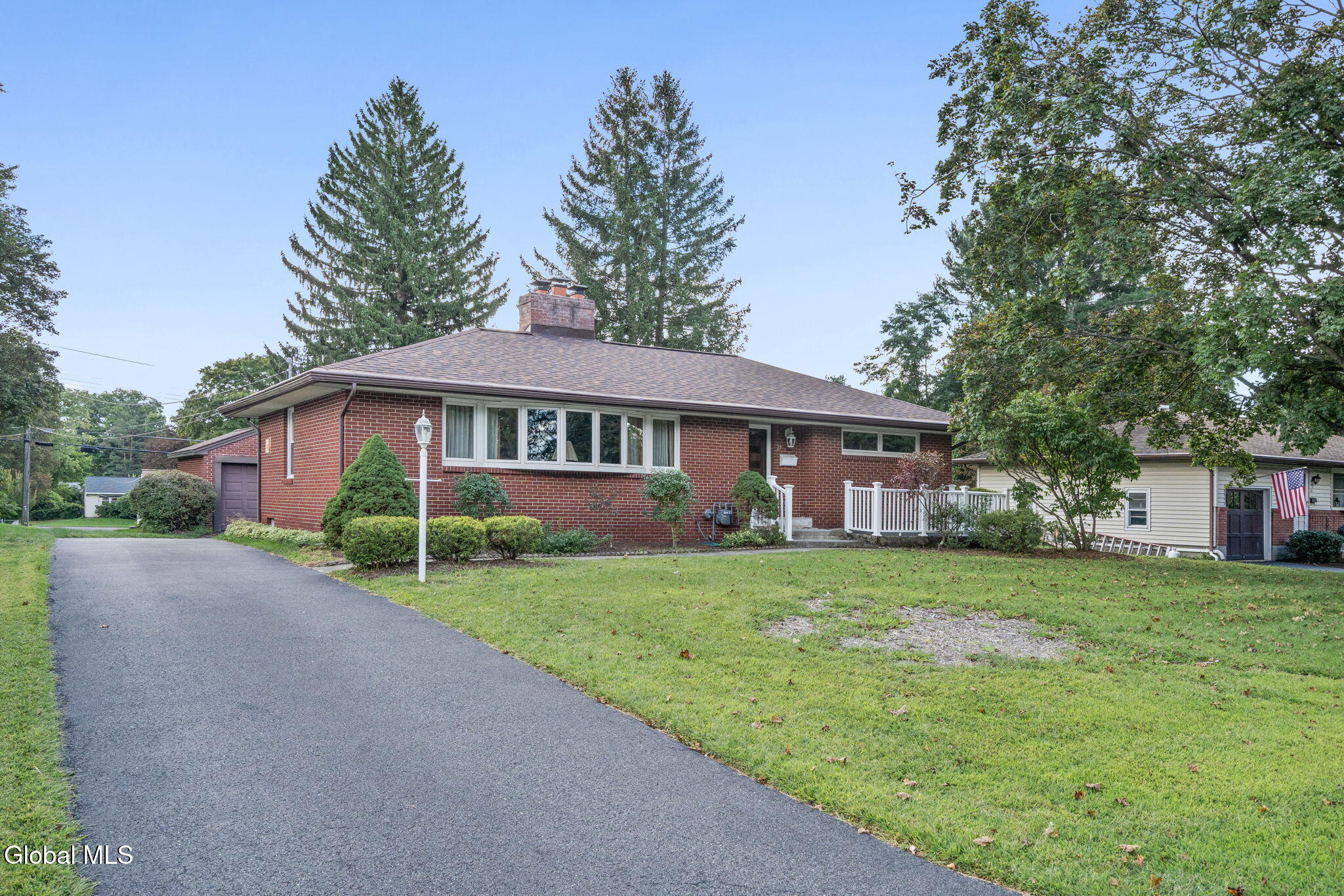 27 W Glenwood Drive Latham NY 12110