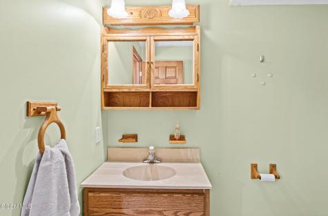 27 W Glenwood Drive Latham NY 12110
