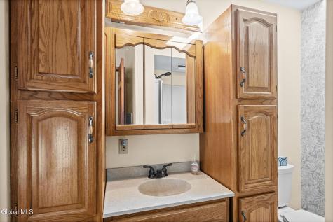 27 W Glenwood Drive Latham NY 12110