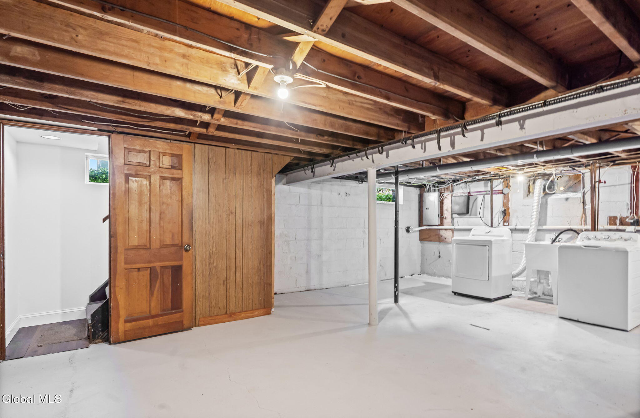 27 W Glenwood Drive Latham NY 12110