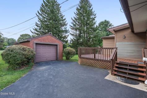 27 W Glenwood Drive Latham NY 12110