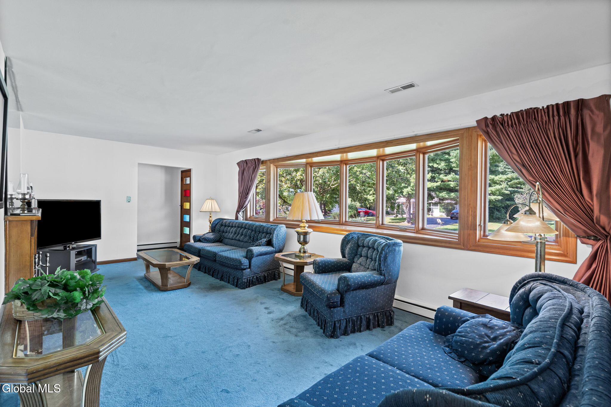 27 W Glenwood Drive Latham NY 12110