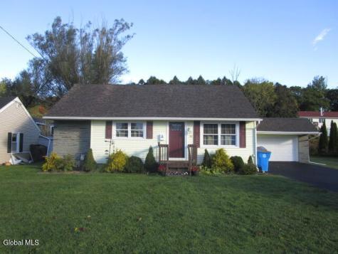 28 Lee Avenue Gloversville NY 12078