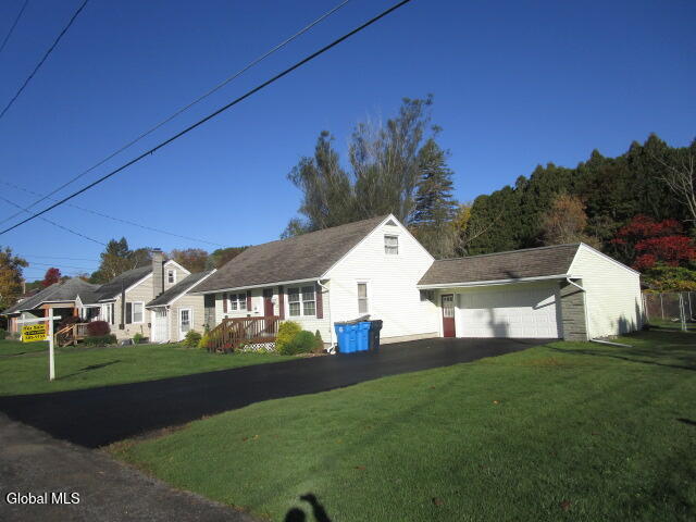 28 Lee Avenue Gloversville NY 12078