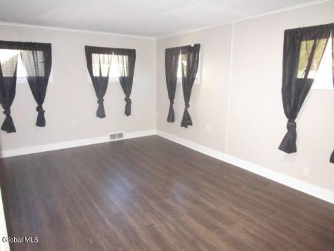 28 Lee Avenue Gloversville NY 12078