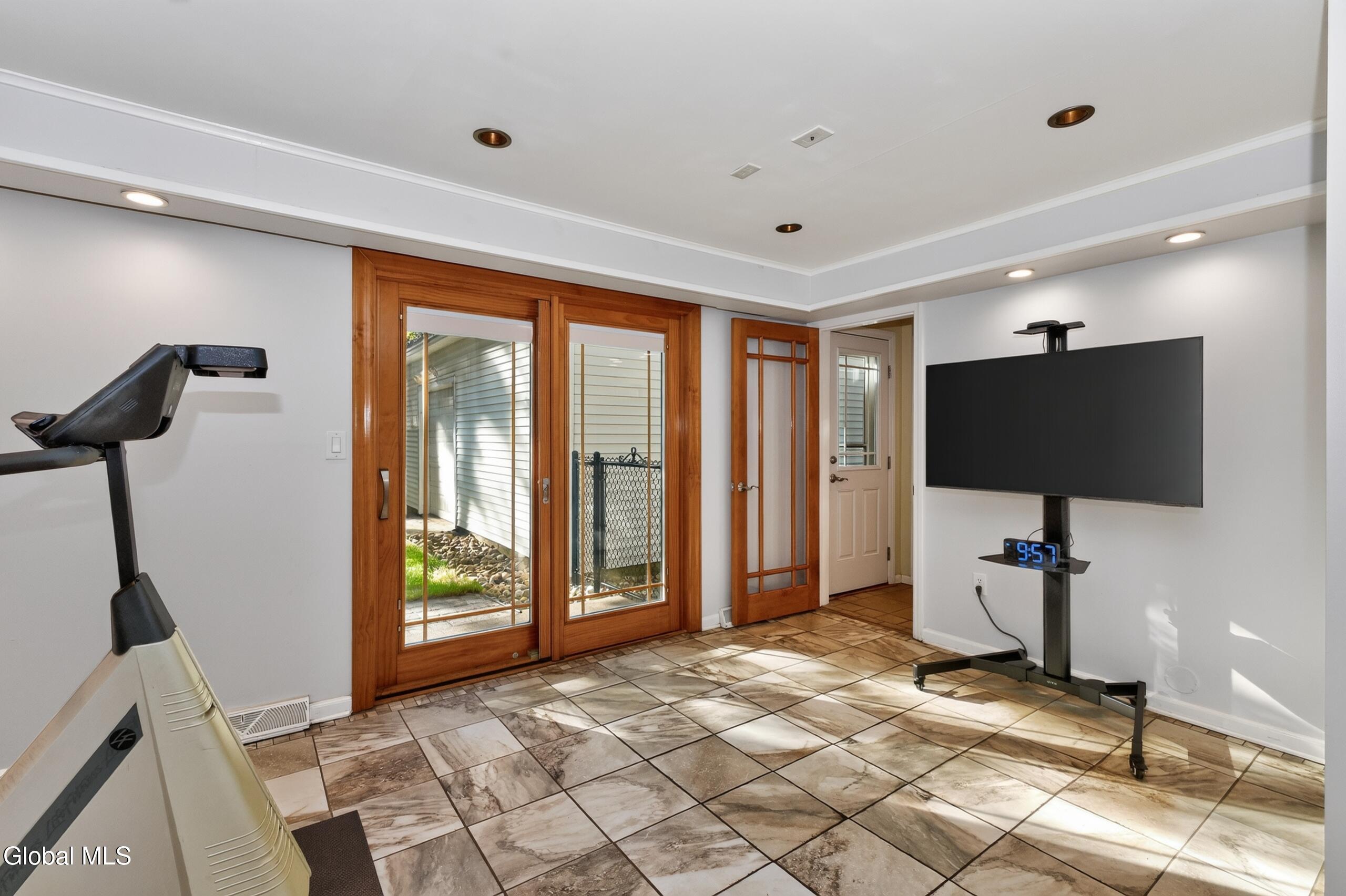 365 W Highland Drive Guilderland NY 12303