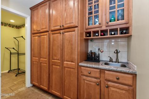 365 W Highland Drive Guilderland NY 12303