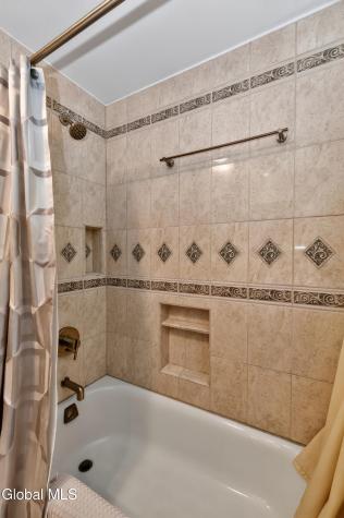 365 W Highland Drive Guilderland NY 12303