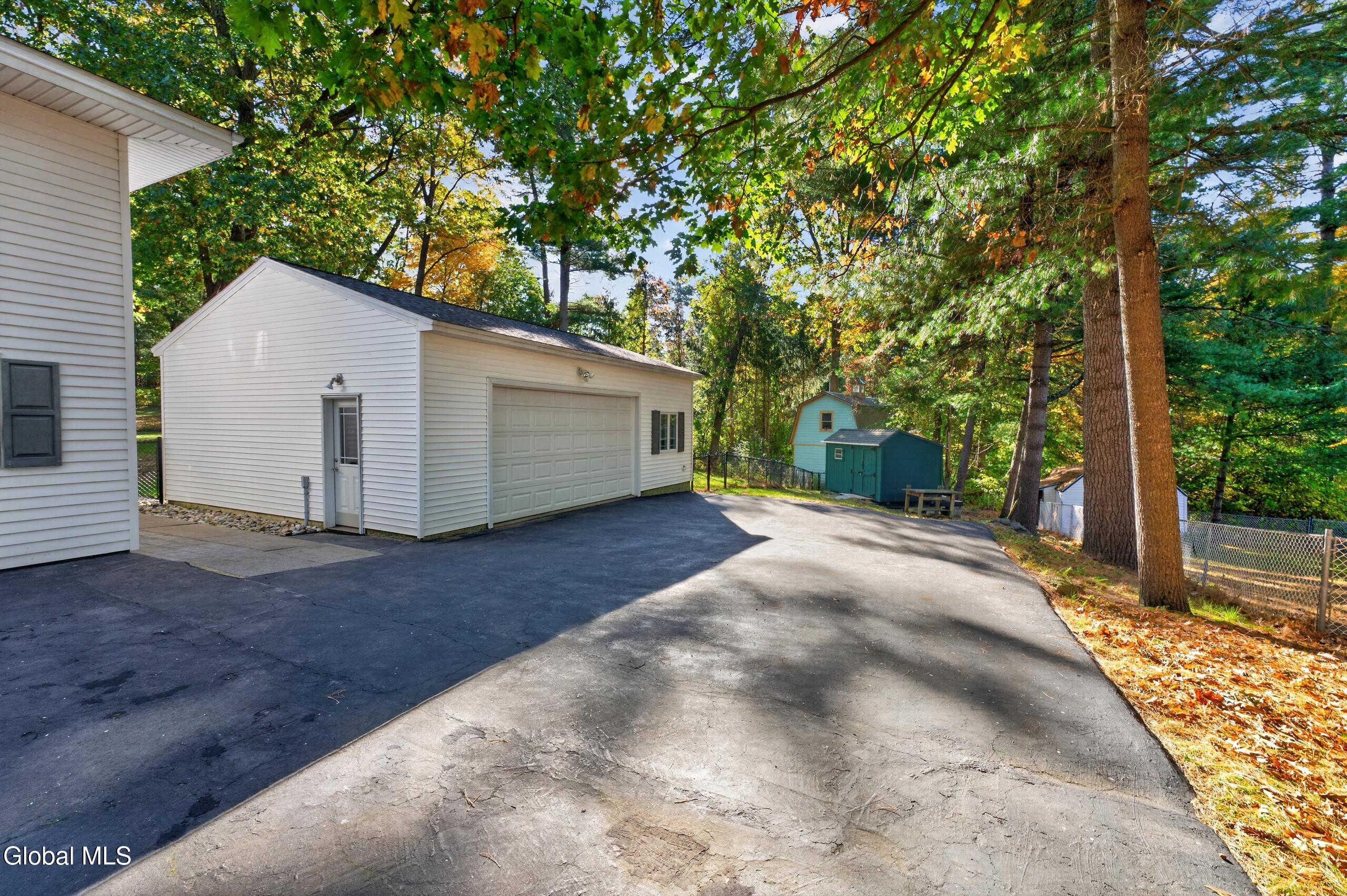 365 W Highland Drive Guilderland NY 12303