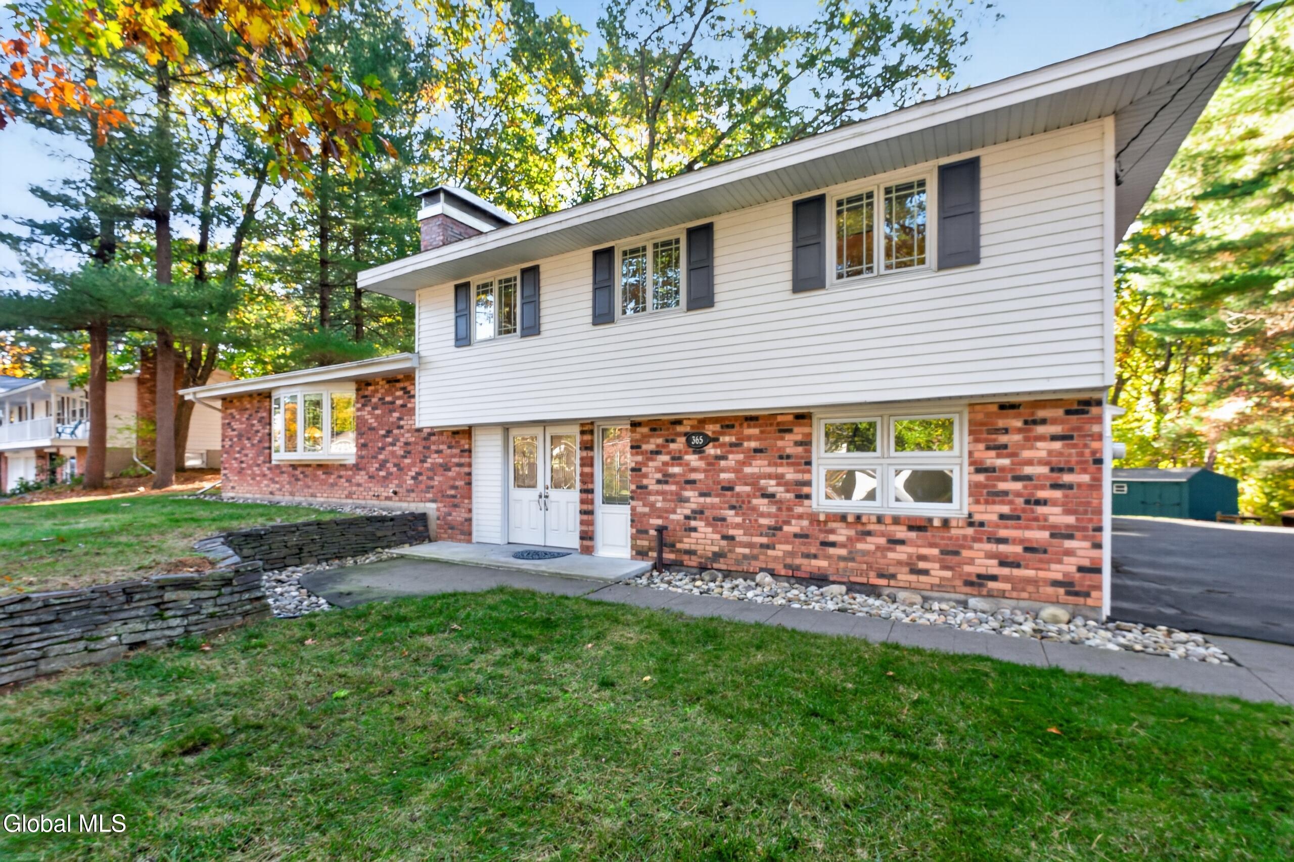 365 W Highland Drive Guilderland NY 12303