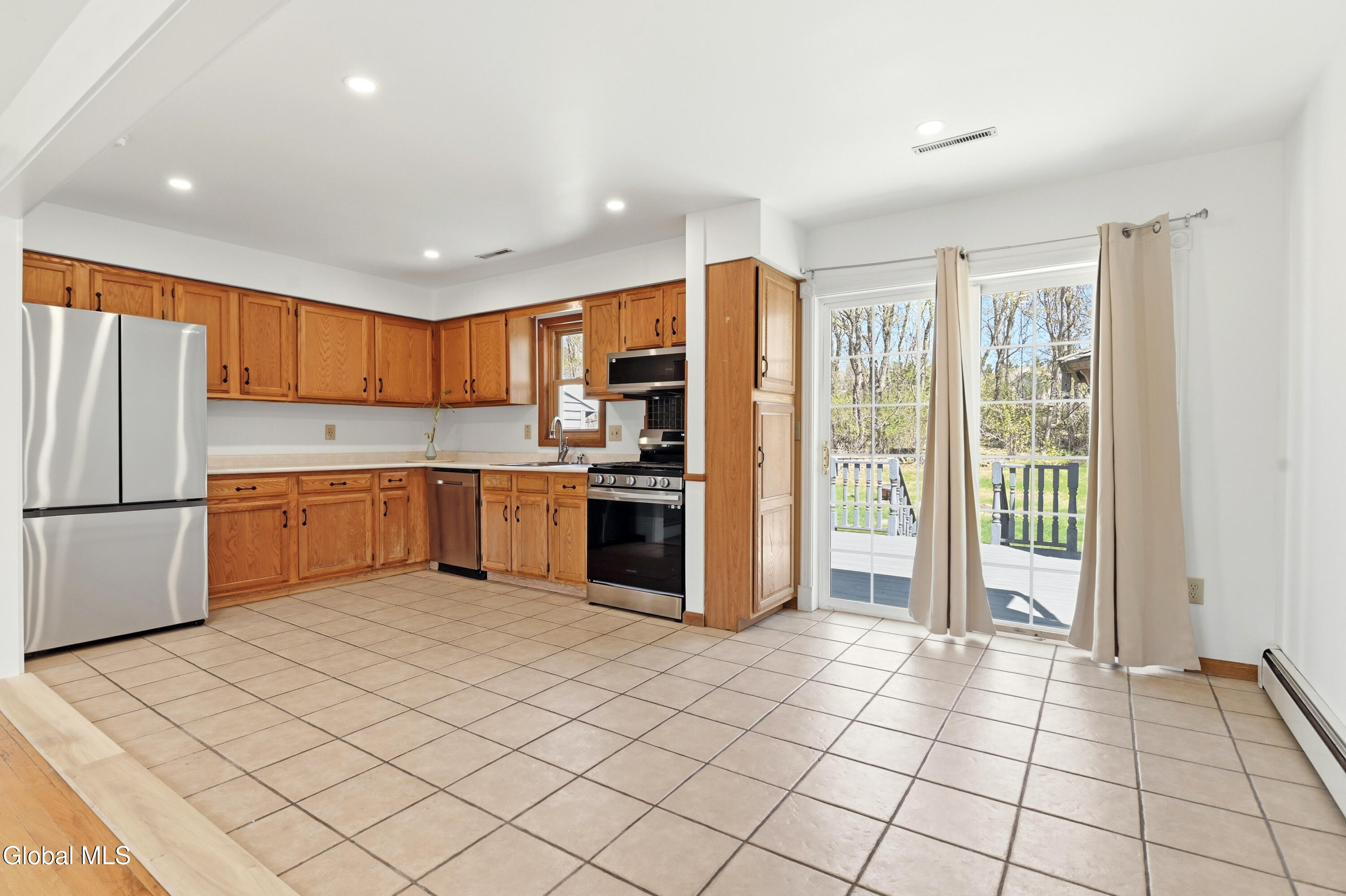 9 Kingsley Avenue Gansevoort NY 12831