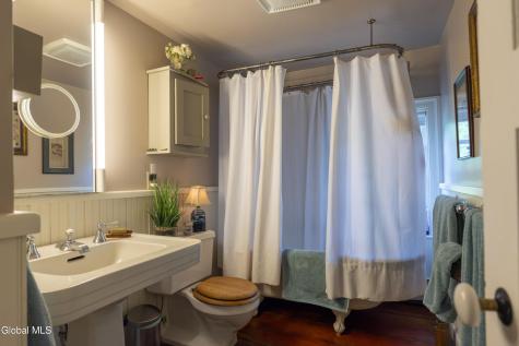 448 Chestnut Hill Road Cambridge NY 12816