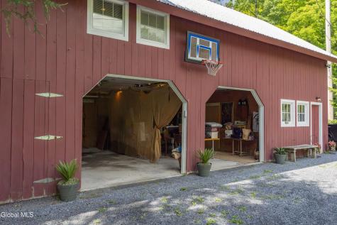 448 Chestnut Hill Road Cambridge NY 12816