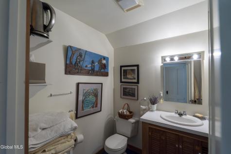448 Chestnut Hill Road Cambridge NY 12816
