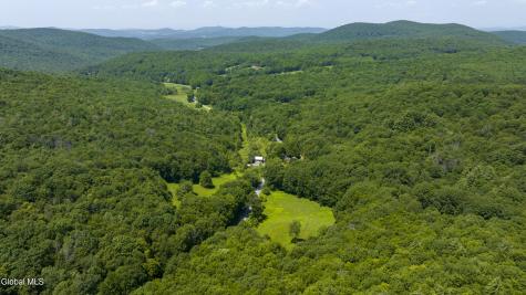 448 Chestnut Hill Road Cambridge NY 12816