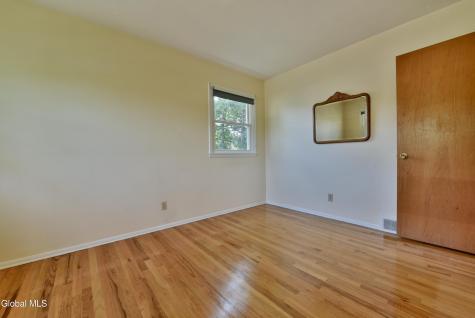 4 Cedar Court Schenectady NY 12309