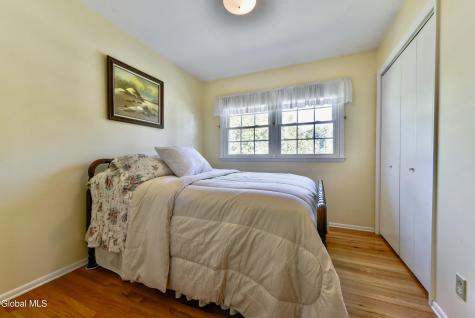 4 Cedar Court Schenectady NY 12309