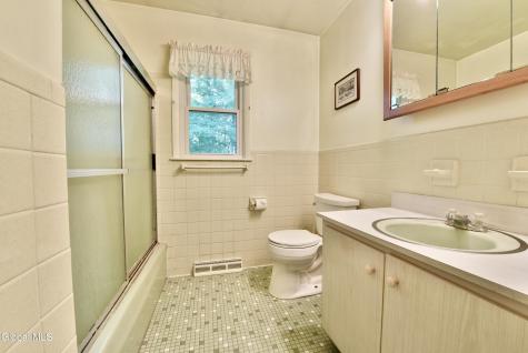 4 Cedar Court Schenectady NY 12309