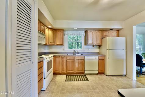 4 Cedar Court Schenectady NY 12309