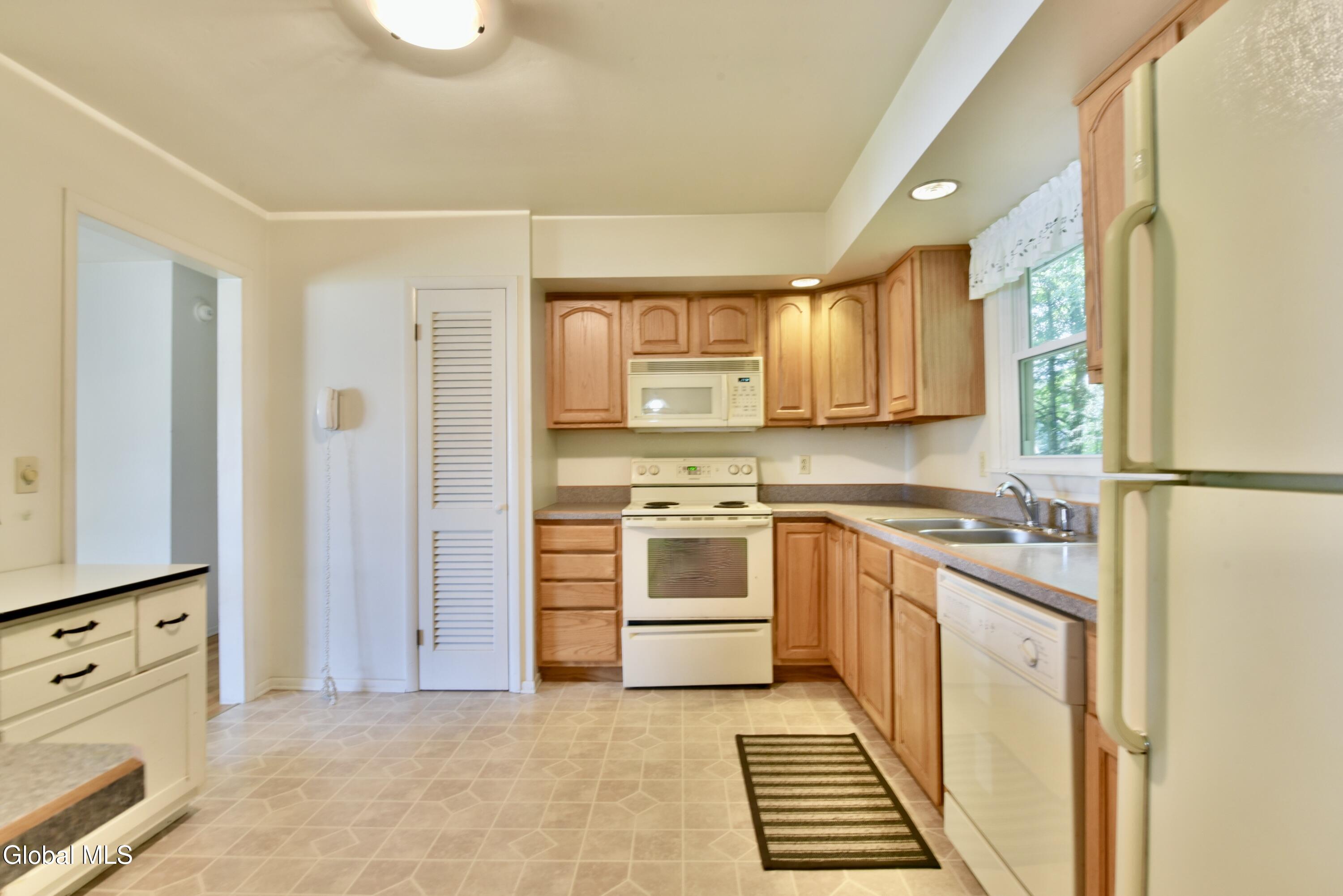 4 Cedar Court Schenectady NY 12309