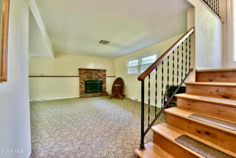 4 Cedar Court Schenectady NY 12309