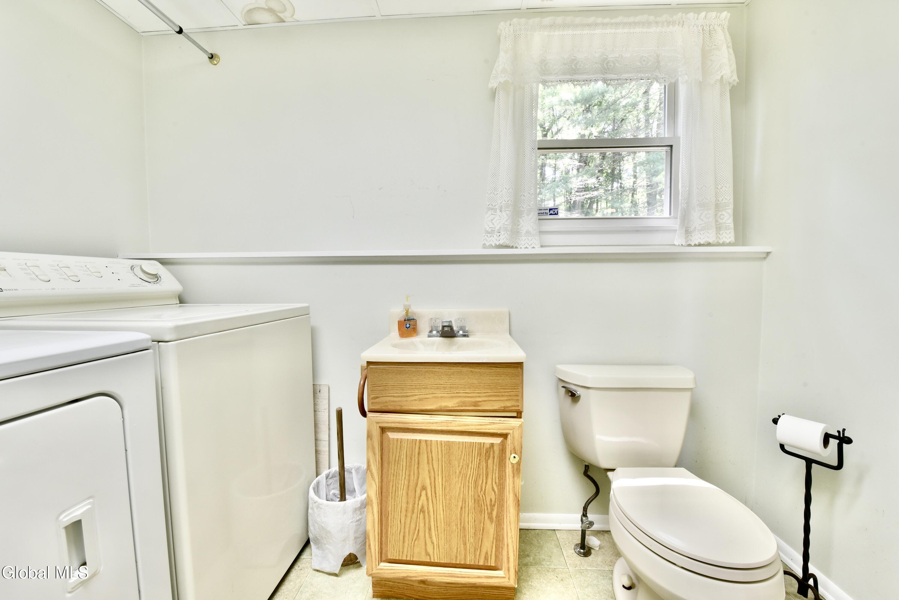4 Cedar Court Schenectady NY 12309