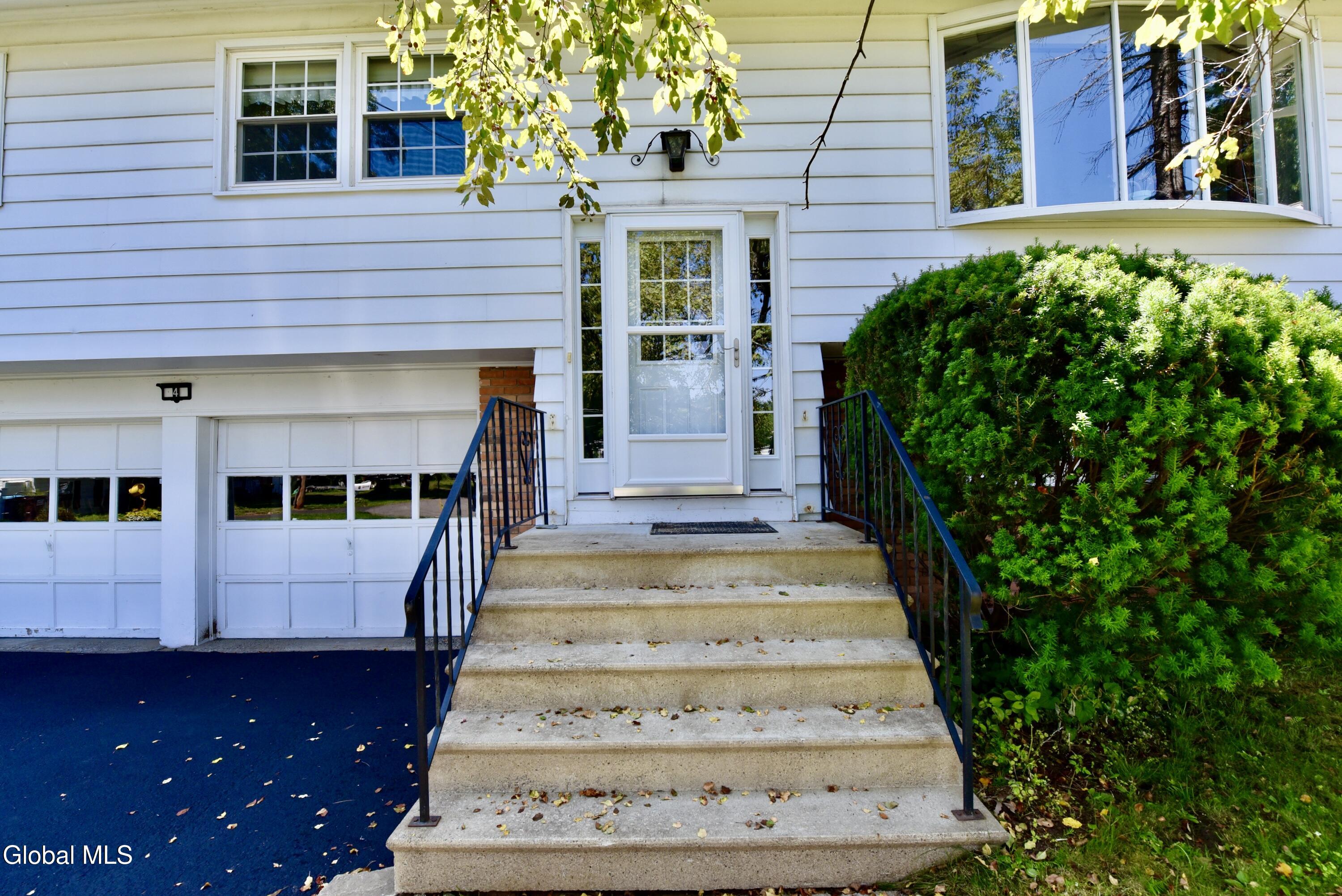 4 Cedar Court Schenectady NY 12309