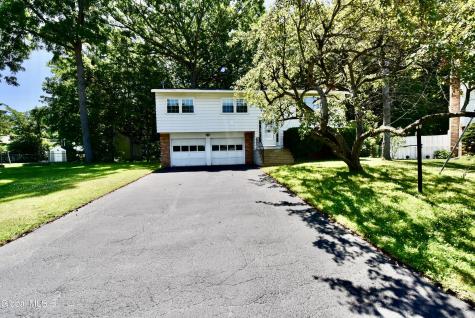 4 Cedar Court Schenectady NY 12309
