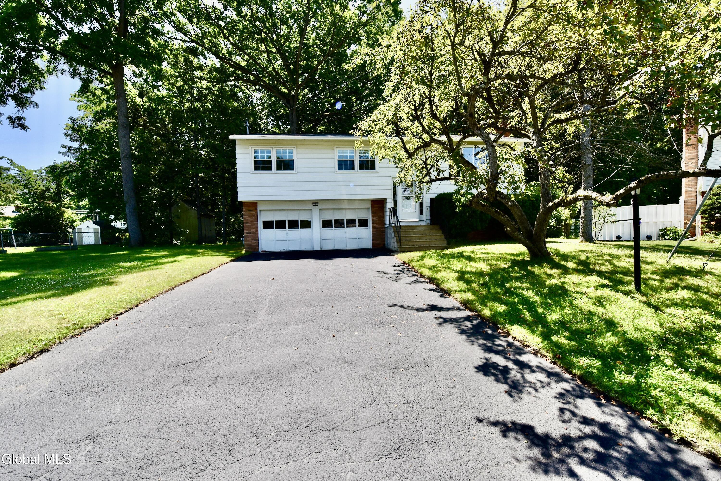 4 Cedar Court Schenectady NY 12309
