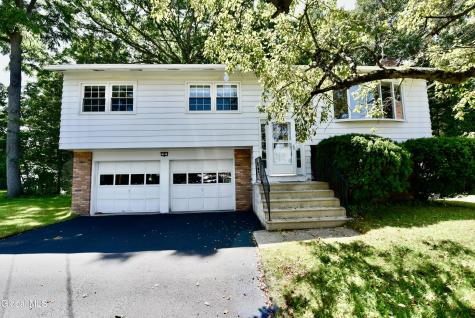 4 Cedar Court Schenectady NY 12309
