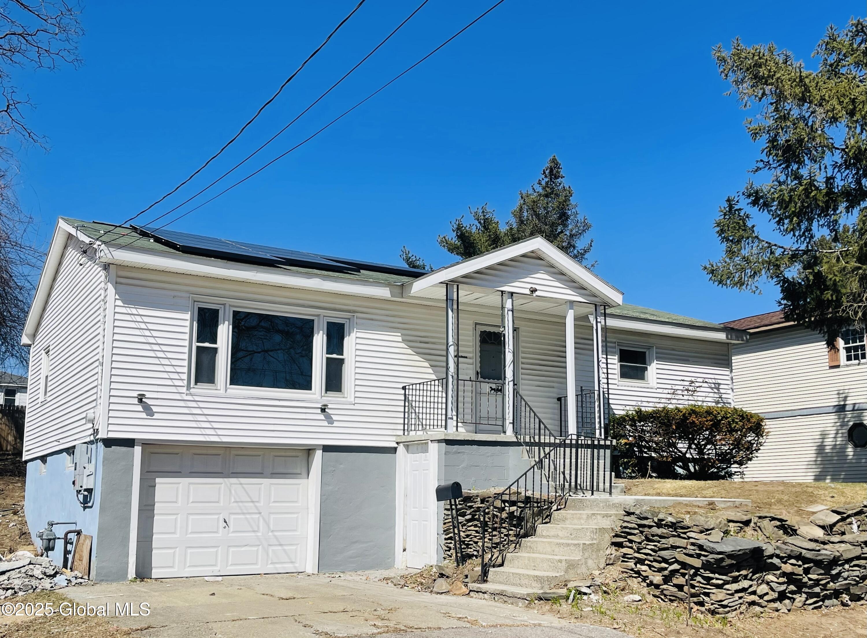 16 Dartmouth Street Schenectady NY 12304