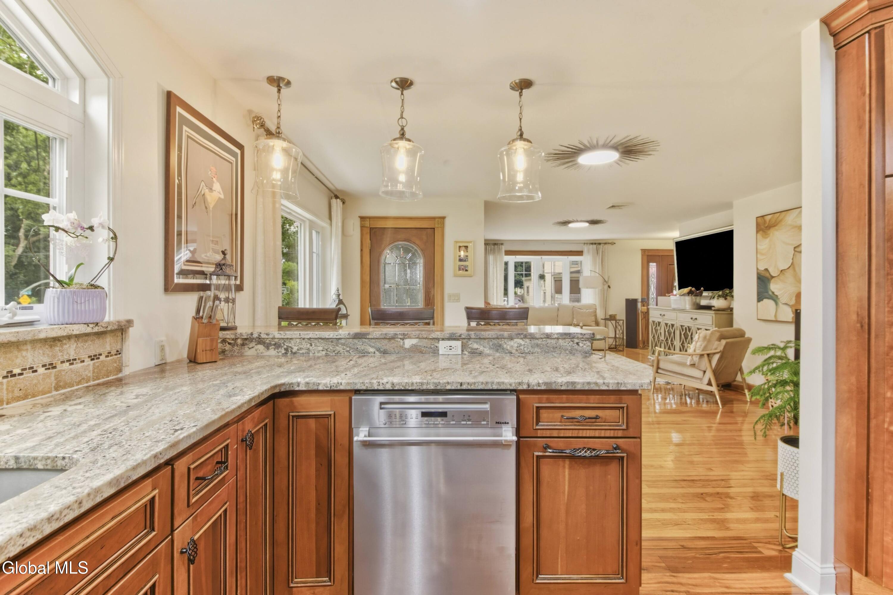 35 Halcyon Street Scotia NY 12302