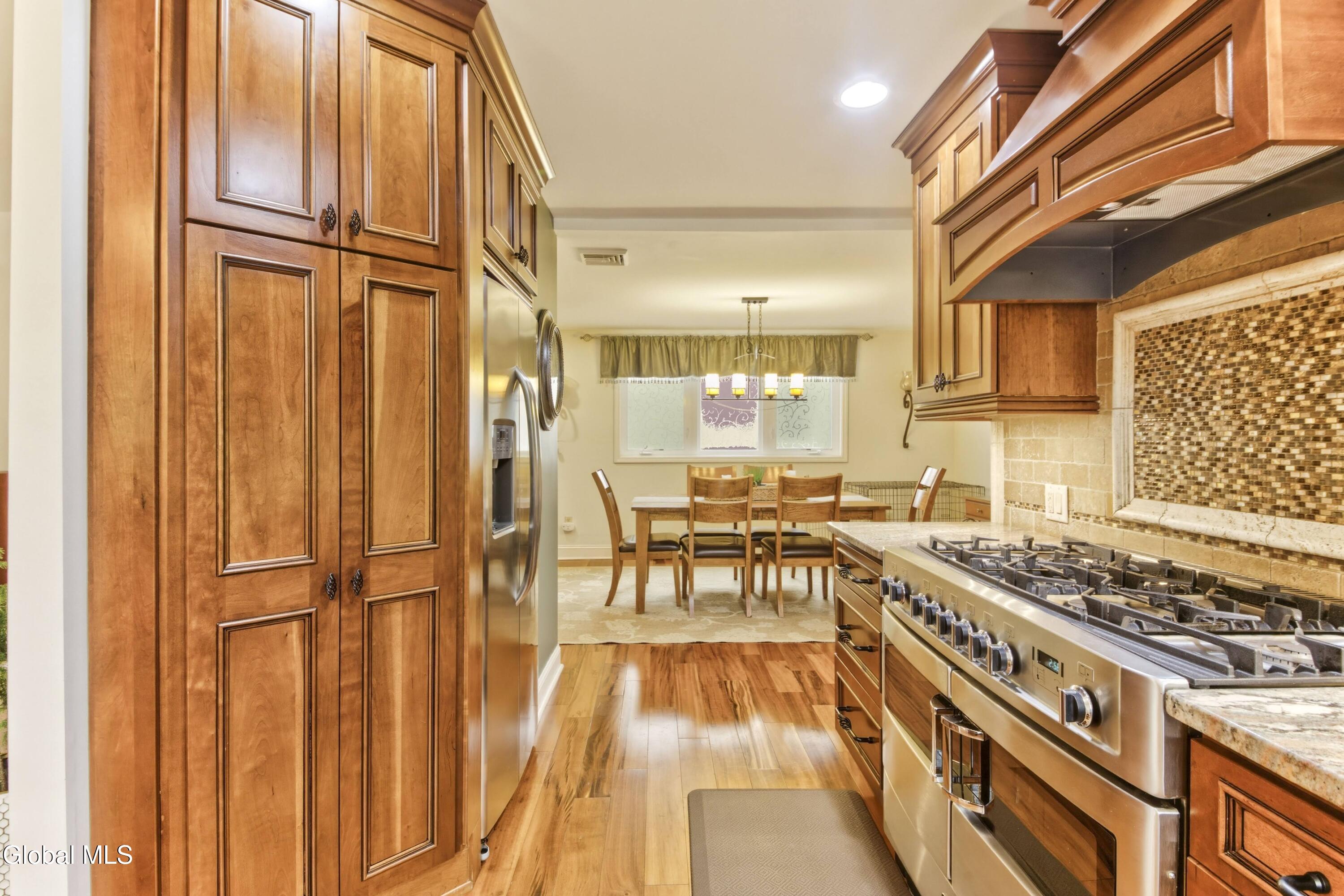 35 Halcyon Street Scotia NY 12302