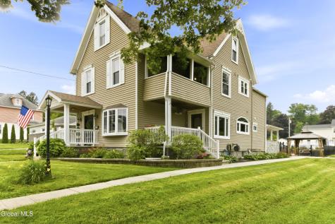 35 Halcyon Street Scotia NY 12302