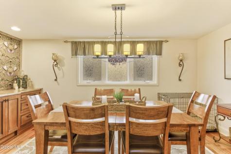 35 Halcyon Street Scotia NY 12302