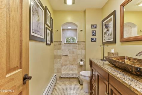 35 Halcyon Street Scotia NY 12302