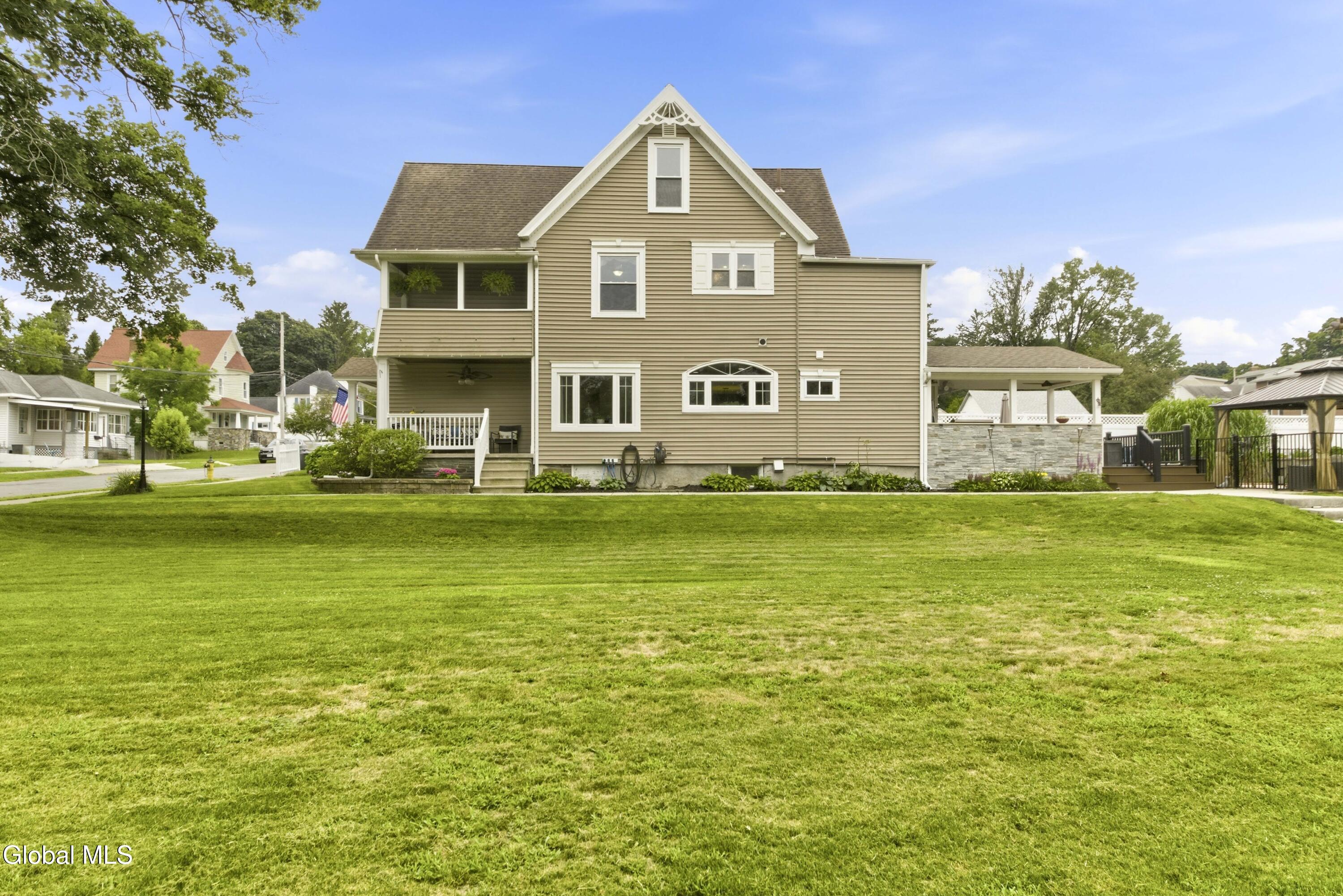 35 Halcyon Street Scotia NY 12302