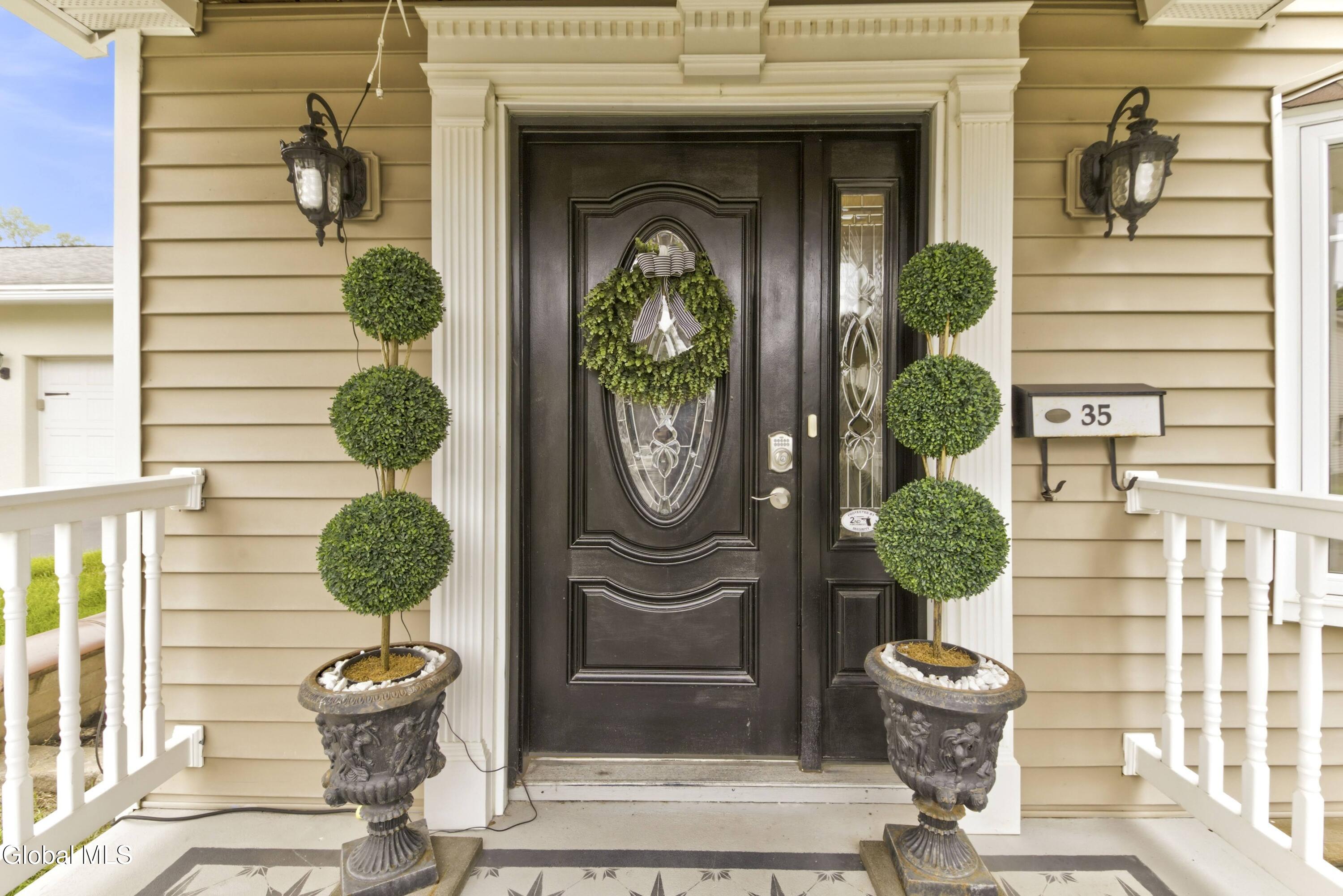 35 Halcyon Street Scotia NY 12302