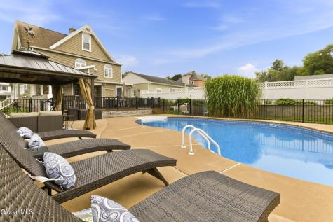 35 Halcyon Street Scotia NY 12302