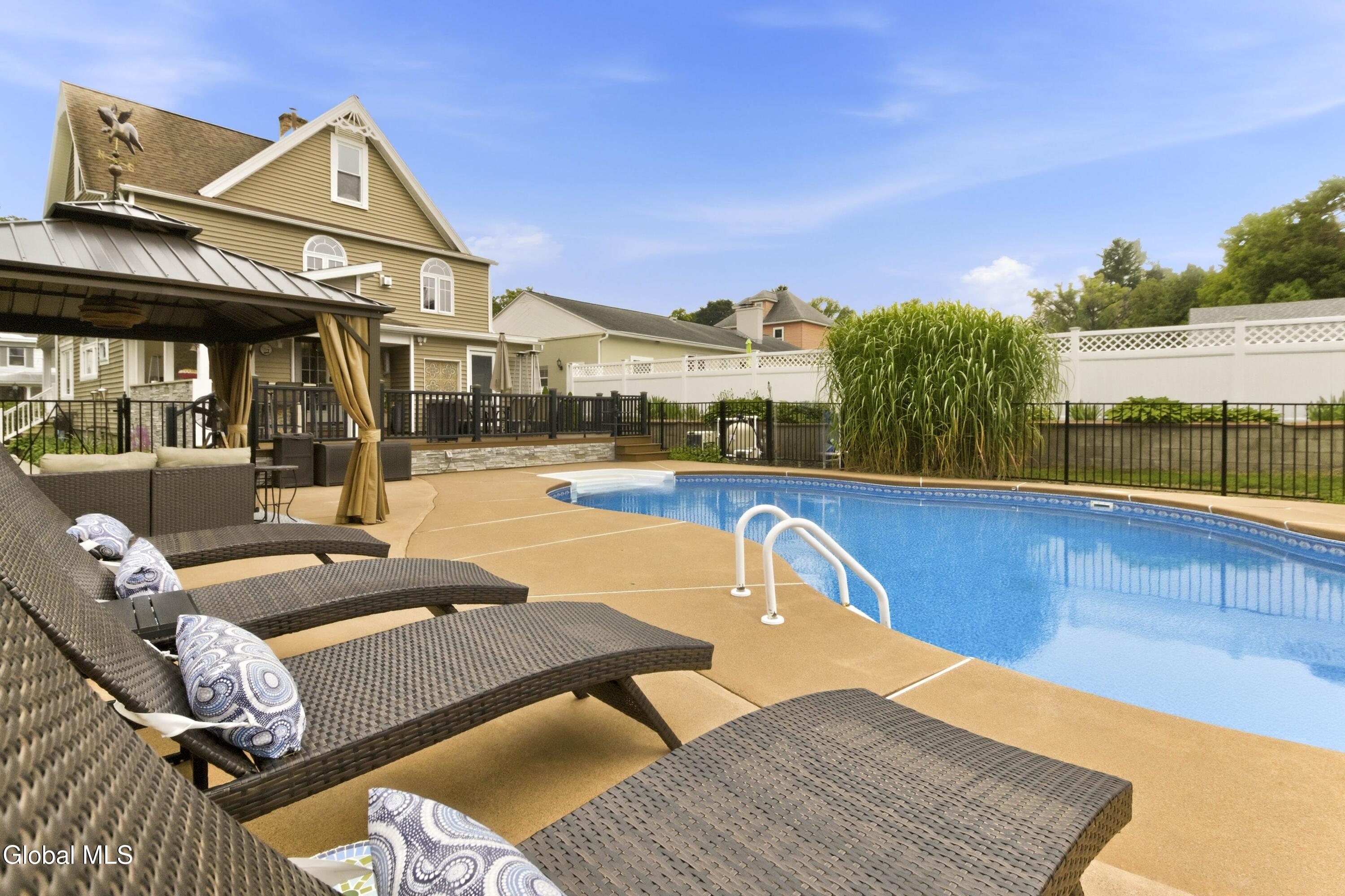 35 Halcyon Street Scotia NY 12302
