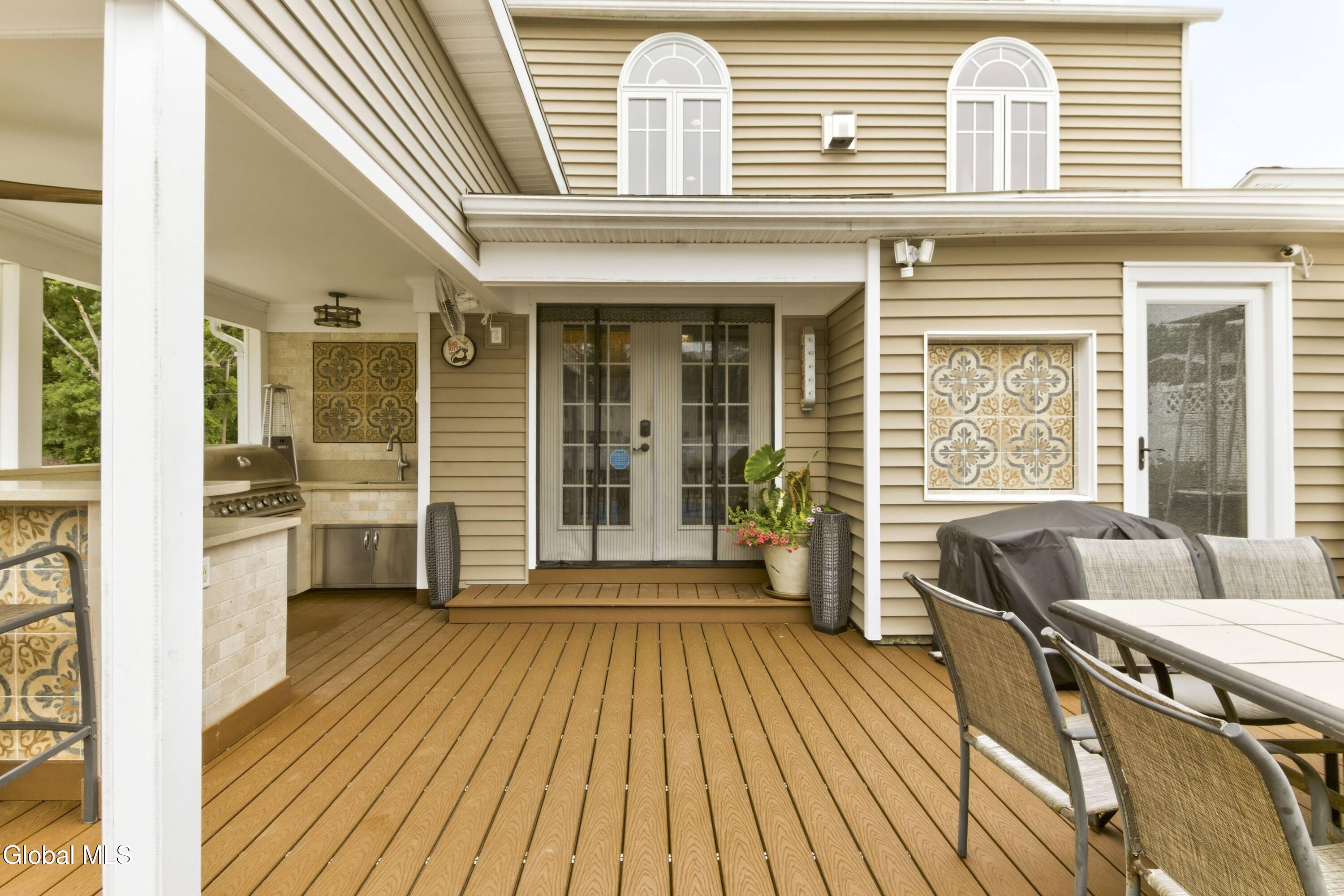 35 Halcyon Street Scotia NY 12302