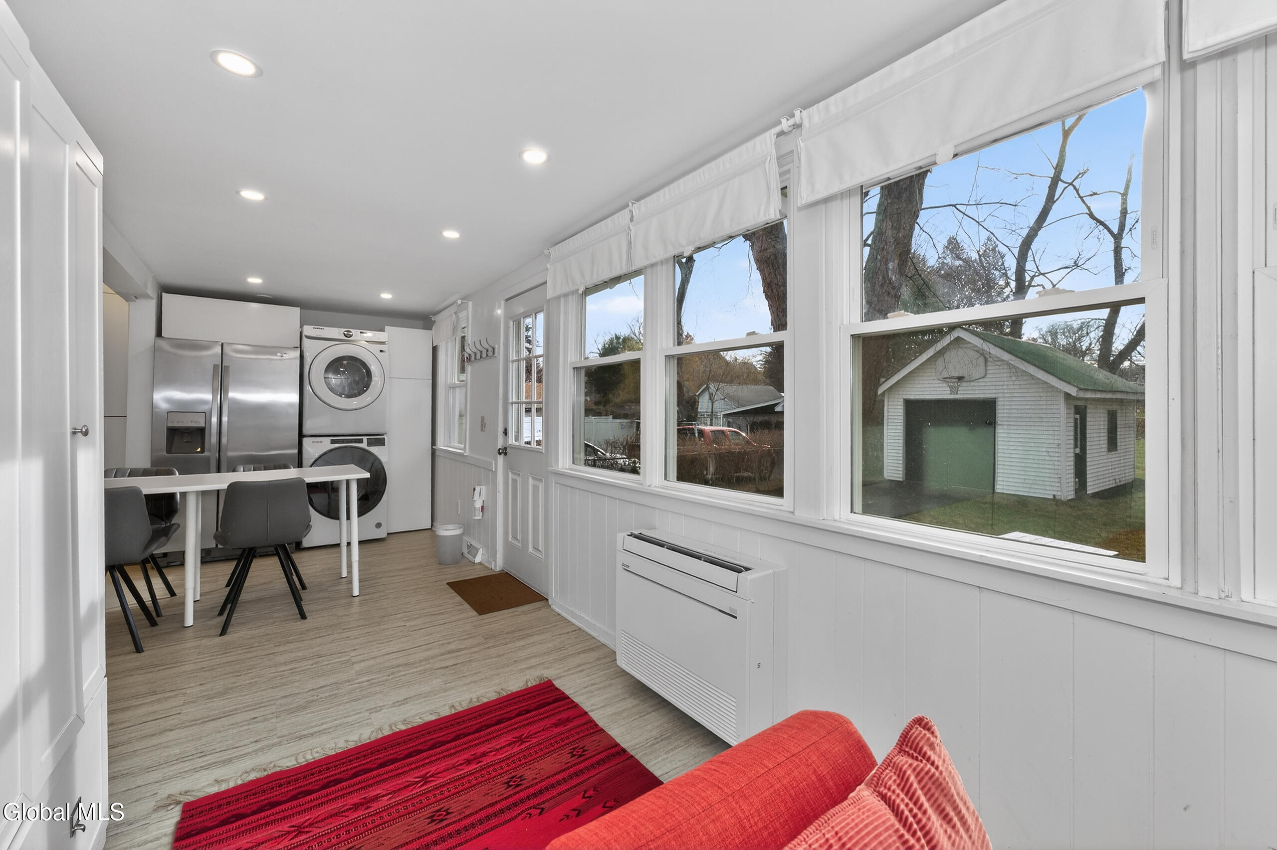 1076 Regent Street Schenectady NY 12309