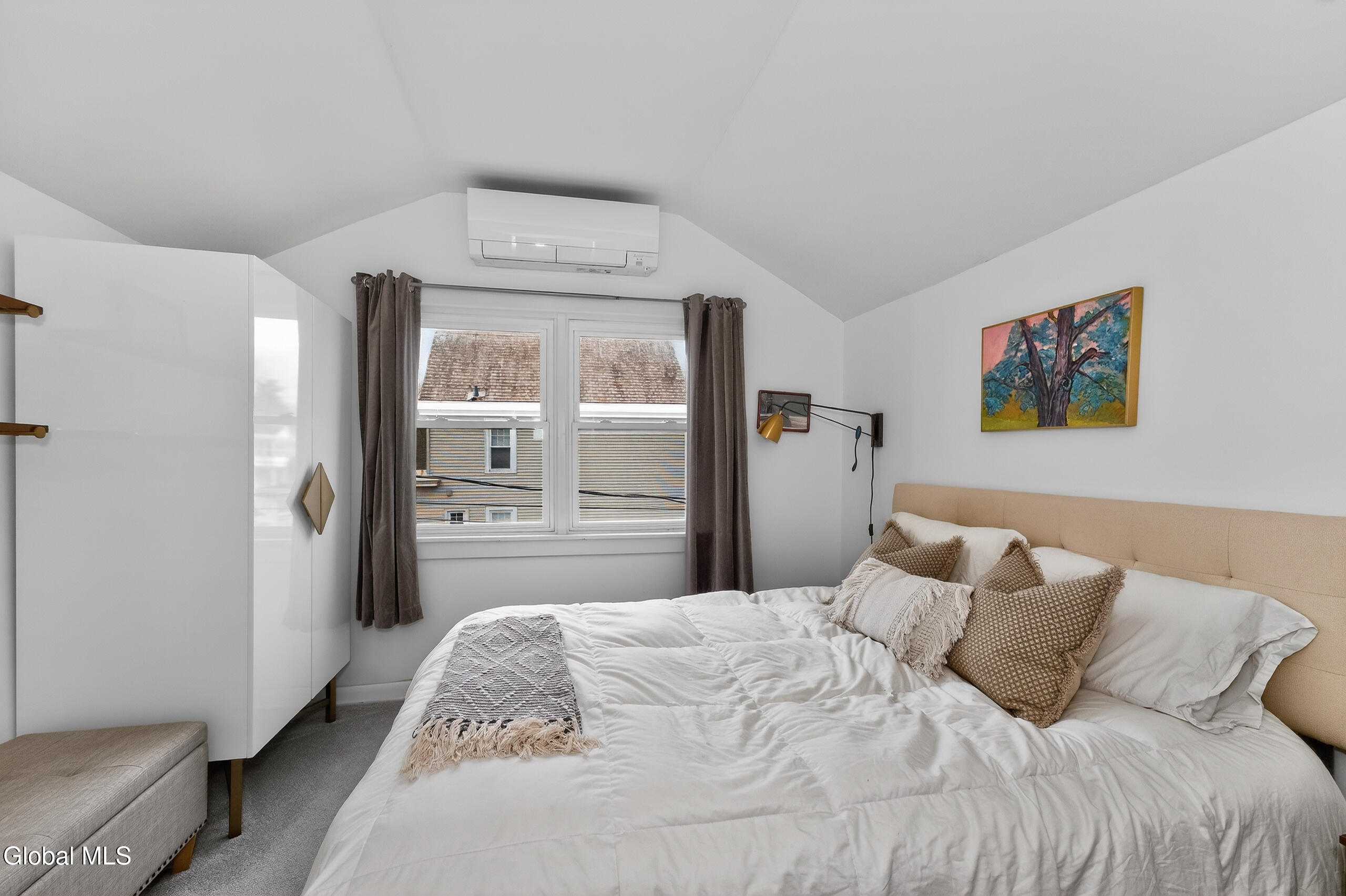 1076 Regent Street Schenectady NY 12309